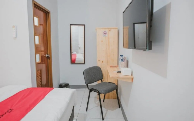 RedDoorz Syariah near Siloam  Hospital Kebon Jeruk – Guest Rooms – Jakarta