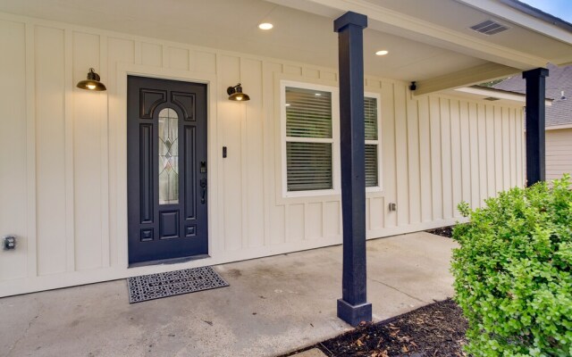 Dog-friendly Home in The Woodlands w/ Fenced Yard!