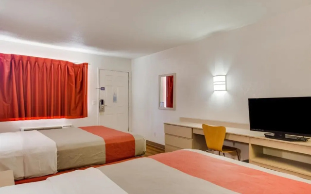 Motel 6 Fayetteville