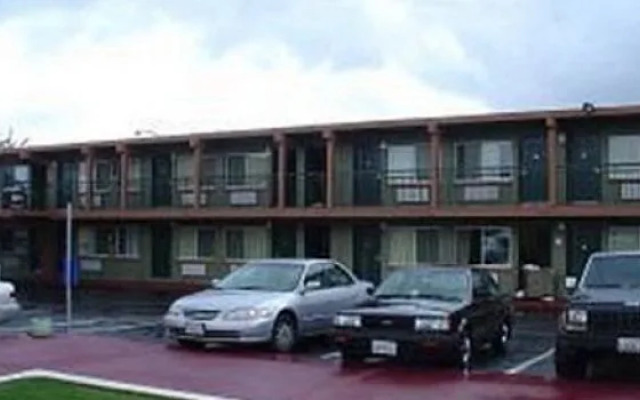 Sequoia Inn