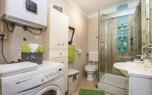 Beautiful Home in Rijeka With Wifi and 3 Bedrooms