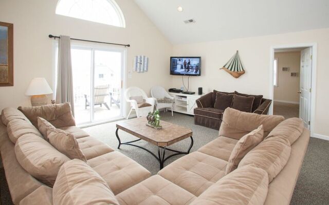 Straight To The Beach by RedAwning