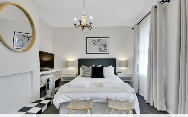 Clinton Cottage 1860s Heritage Home Walk to CBD – Guest Rooms – Orange