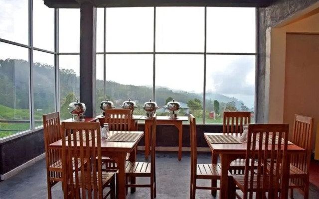 OYO 261 Falcon Tea Garden Hotel