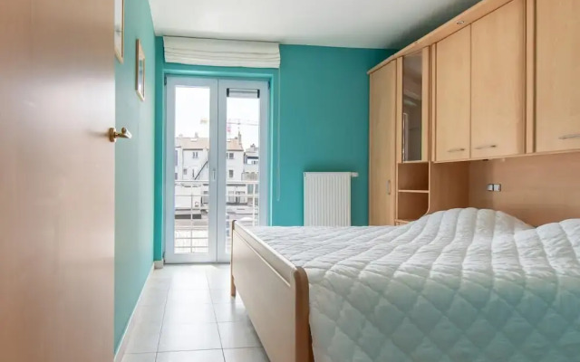 Comfy City Stay Near Sea