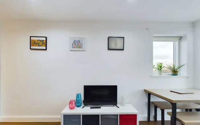 The Peckham Place - 1bdr Apartment With Balcony