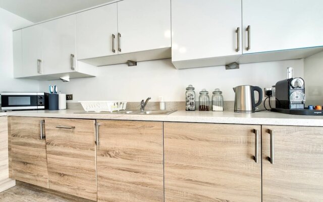 Modern 2bed/2bath with Amazing Views