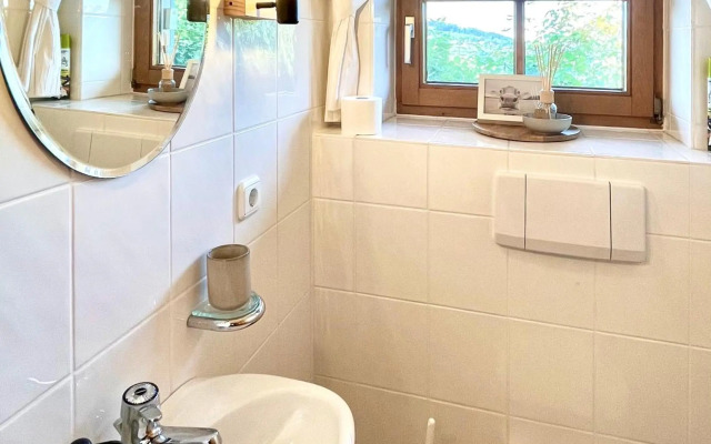 Wunderschöne Wohnung mit Balkon und Blick auf die Alpen