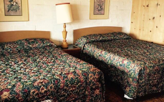 Lovelock Inn