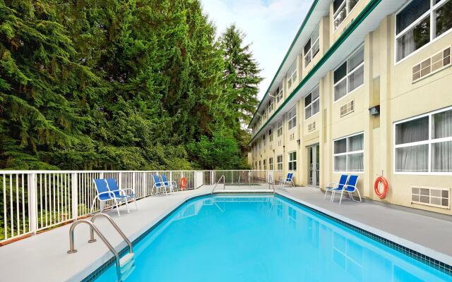 Four Points by Sheraton Surrey