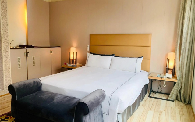 Her Home Spa Motel Chiayi