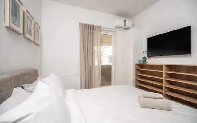 City beach apartment