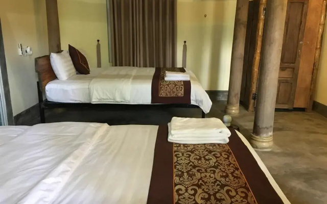 Phong Nha Rustic Home
