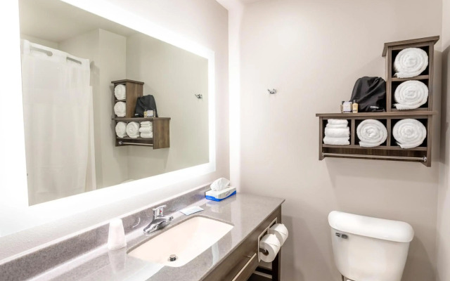 My Place Hotel - Midland