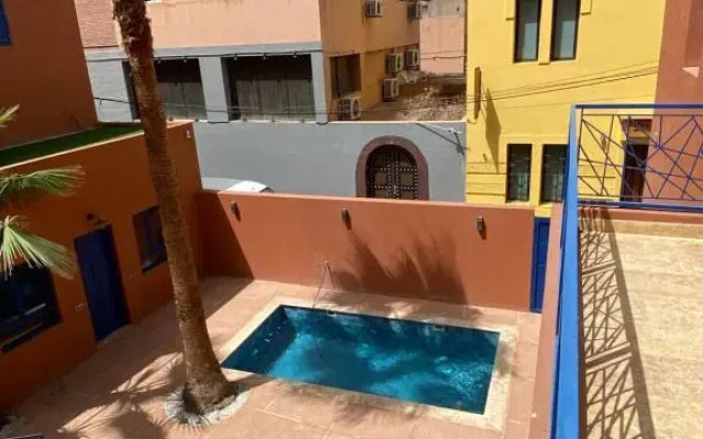 Comfy Colonial Apartments