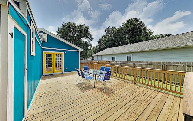 Lovely Old Seminole Heights With Grill & Deck 3 Bedroom Home