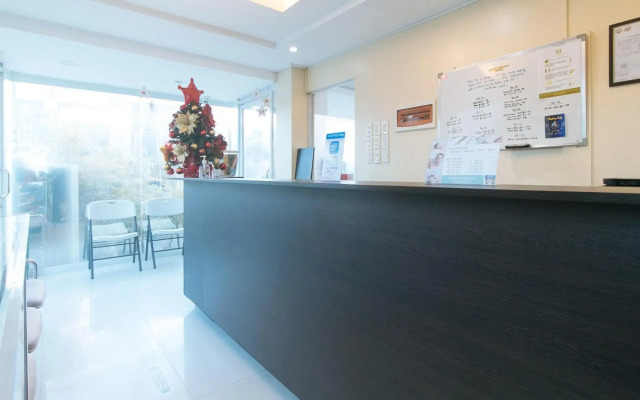 RedDoorz @ Grand Apartelle Hernan Cortes Cebu