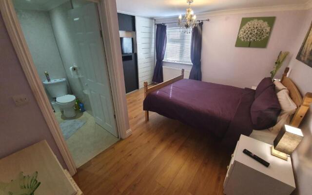 Sherwood Bungalow 3 Bedroom Entire Property