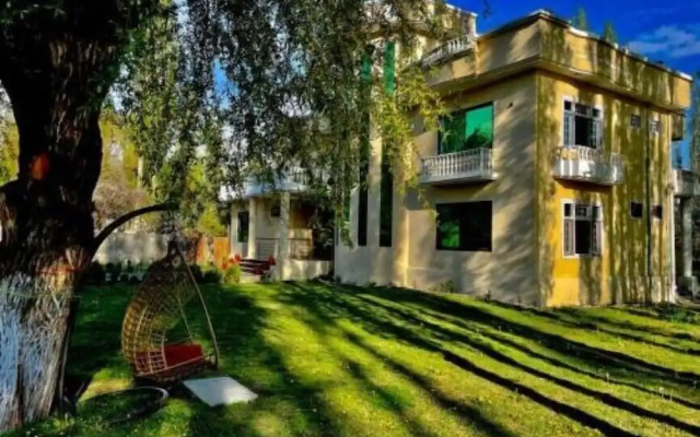 Skardu Saraye Hotel & Resort