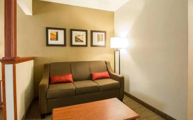 Comfort Suites