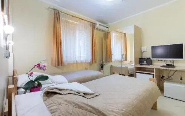 Wing Club Hotel