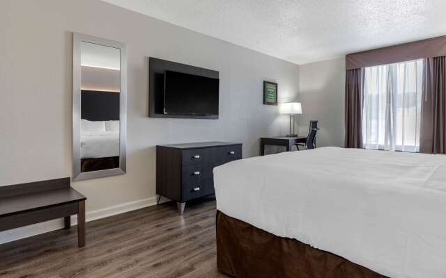 Econo Lodge at the University