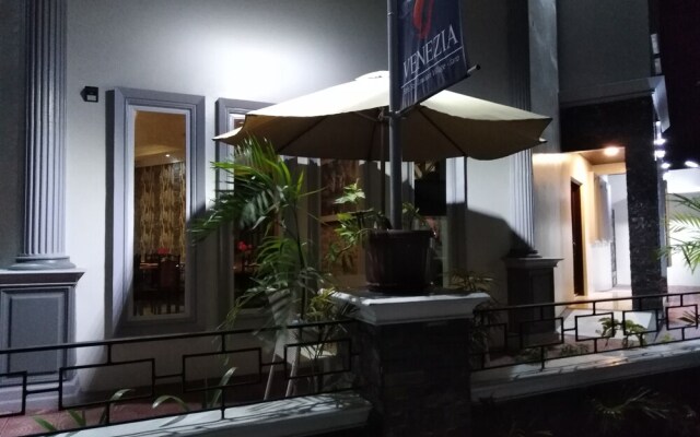 Venezia Suites Hotel Iloilo