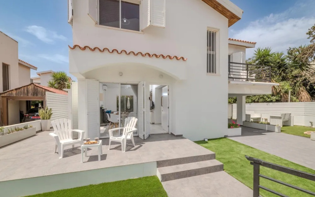 La Casa De Louie in Ayia Napa
