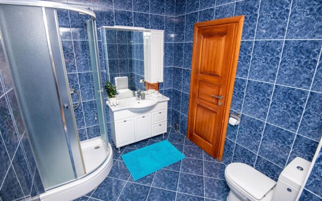 Amazing Apartment in Podstrana With 2 Bedrooms and Wifi