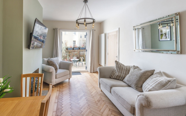 Host Stay Alice Hideaway