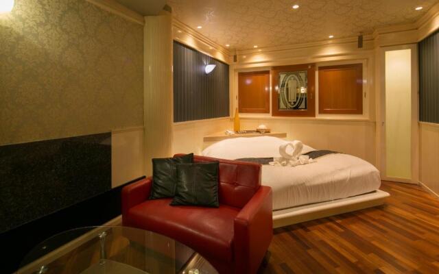 Hotel Bypass (Adult Only)