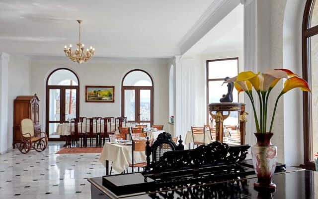 Hotel Antique Resorts