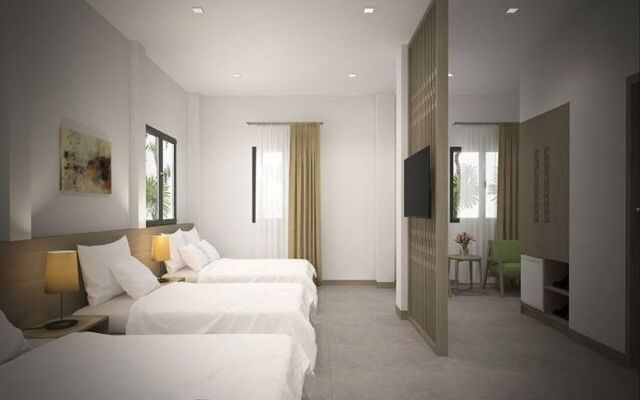 Royce Hotel