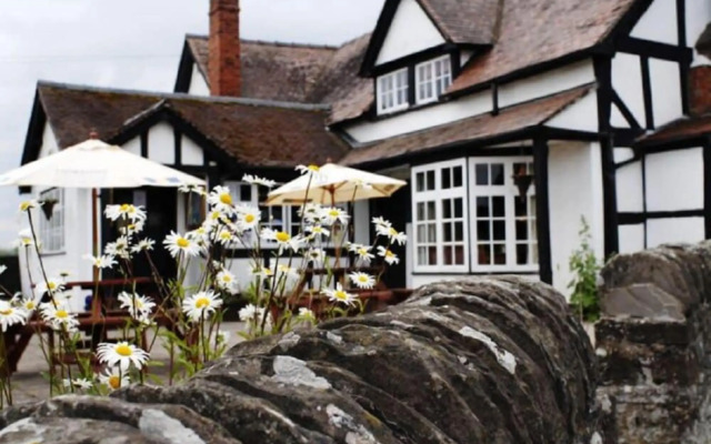 England's Gate and Coachhouse