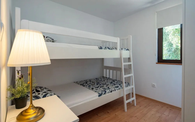 Mobile Home Rock Samphire 2