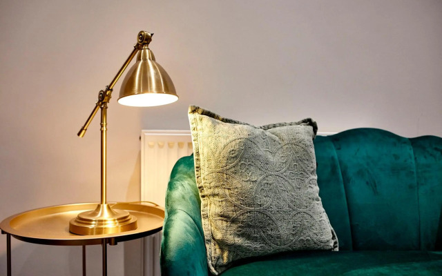 Three Cranes Serviced Apartments