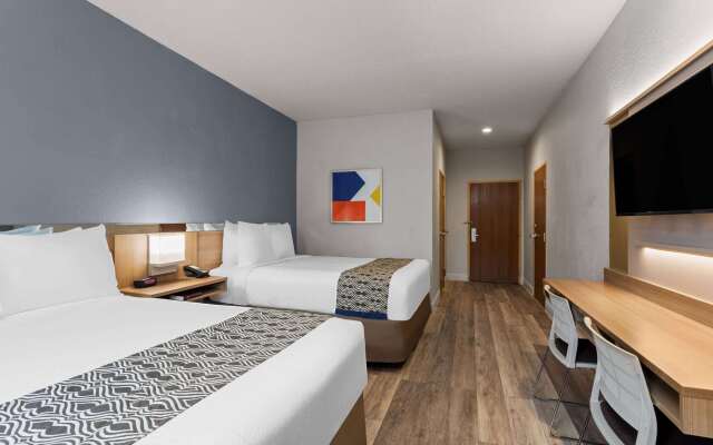 Microtel Inn & Suites by Wyndham Zephyrhills