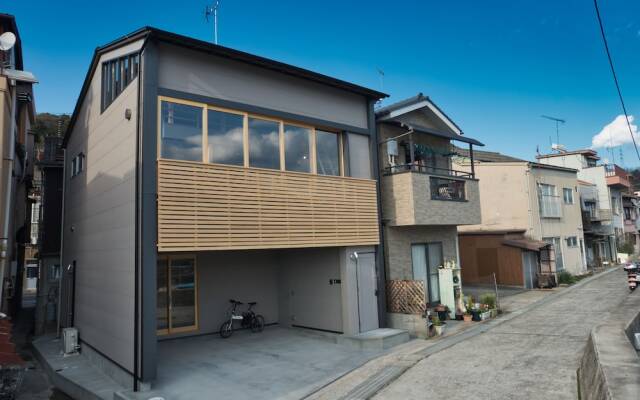 Onomichi Guesthouse Namiuchigiwa - Hostel