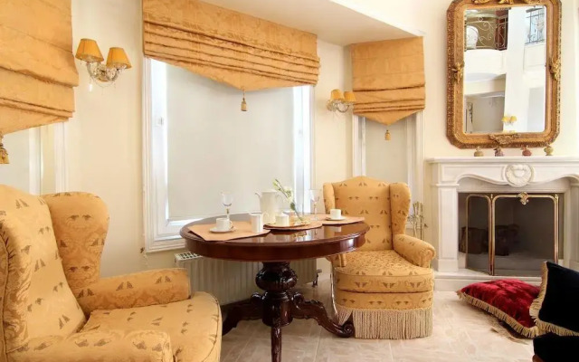 Royal Riviera Residence