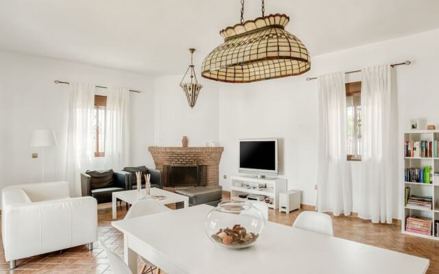 Luxurious Villa in Vejer de la Frontera With Swimming Pool