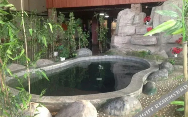 No.9 Hot Spring Business Hotel