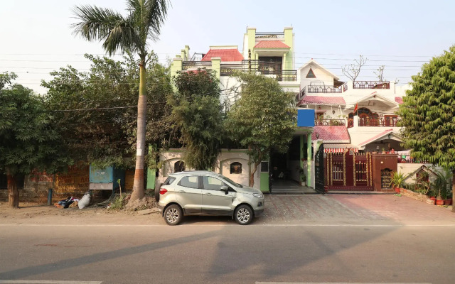 OYO 19698 Kanchan Hotel