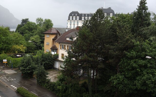 Le Grand Large in Annecy- lake view