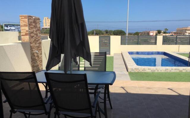 Adosado en 1ª linea del mar