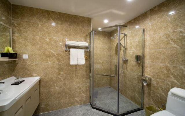 Jinchi Business Hotel