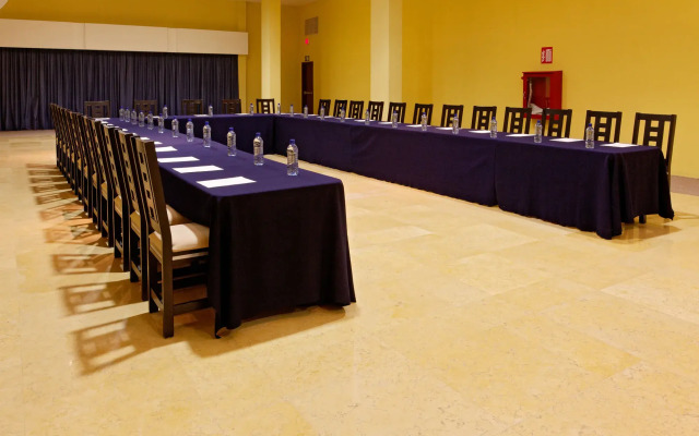 Holiday Inn Express Nuevo Laredo by IHG