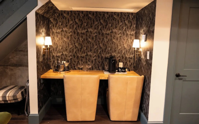 The Gas Lamp Hotel - 3BR Suite -Edison