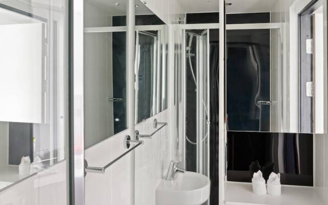 High-end Self-contained Studio