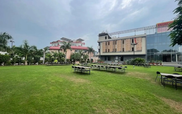 Hotel Amar Palace
