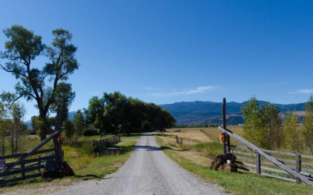 Hansen Guest Ranch